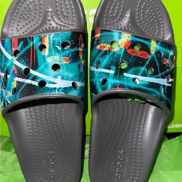 Unisex Kids' Crocs Classic Multi-Galaxy Slide Size J4 New - Picture 6 of 7
